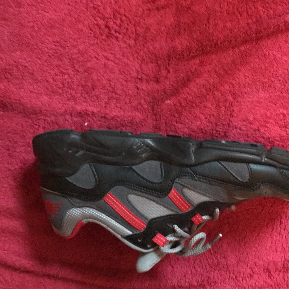 New balance - Picture 2 of 4